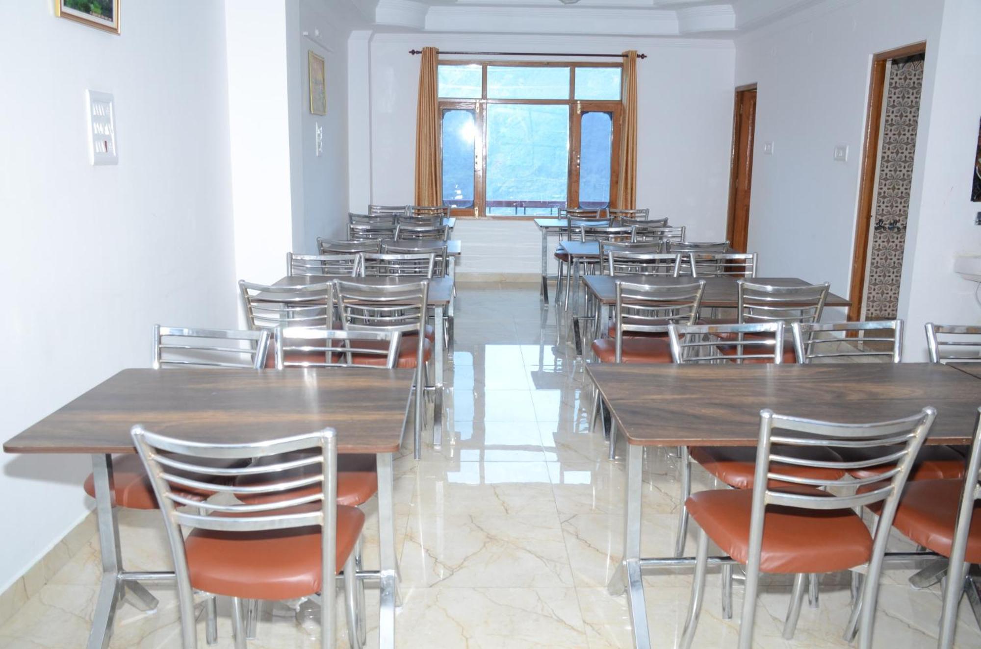 Hotel Alpine View Sarahan Bagian luar foto