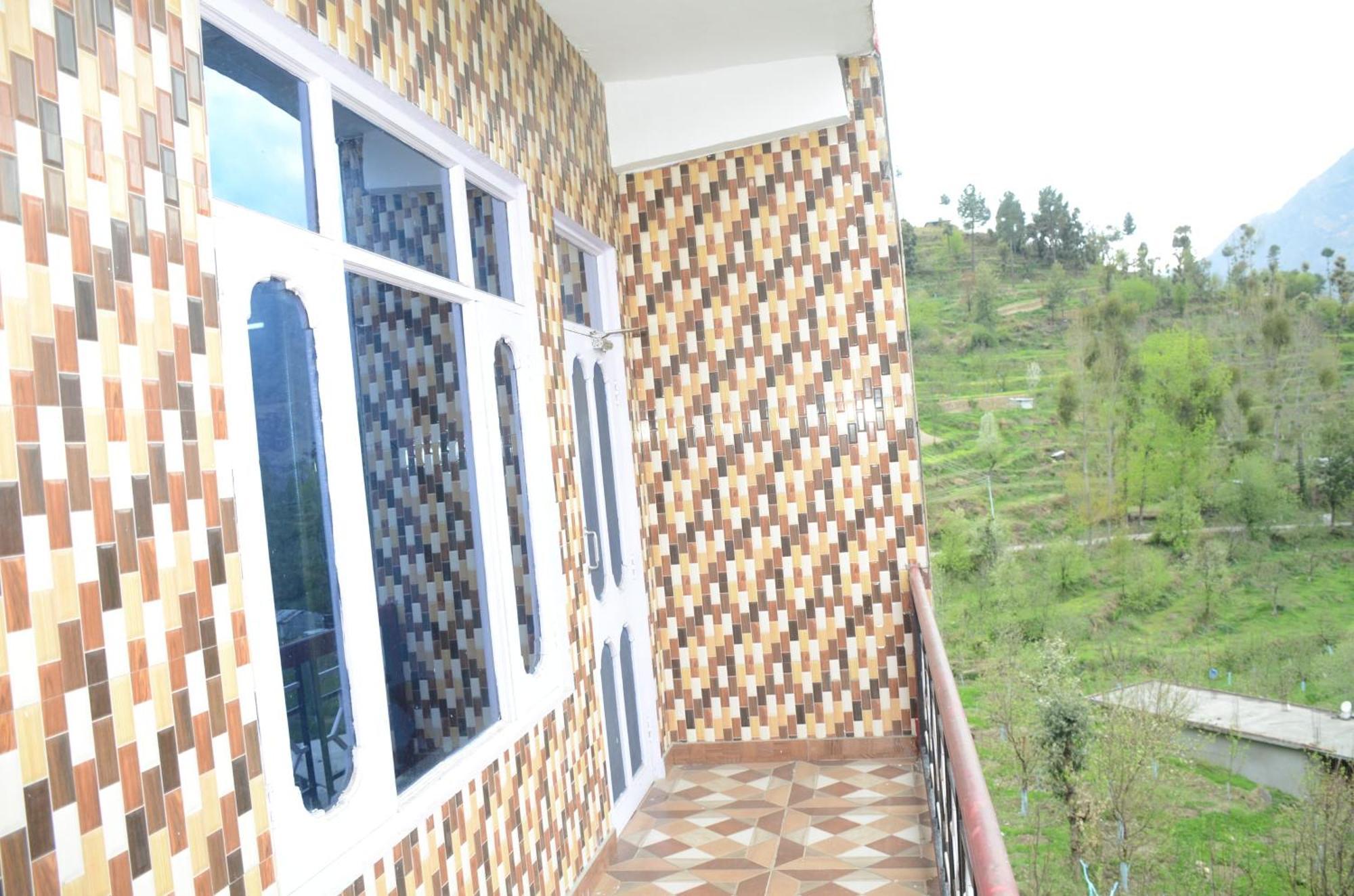 Hotel Alpine View Sarahan Bagian luar foto