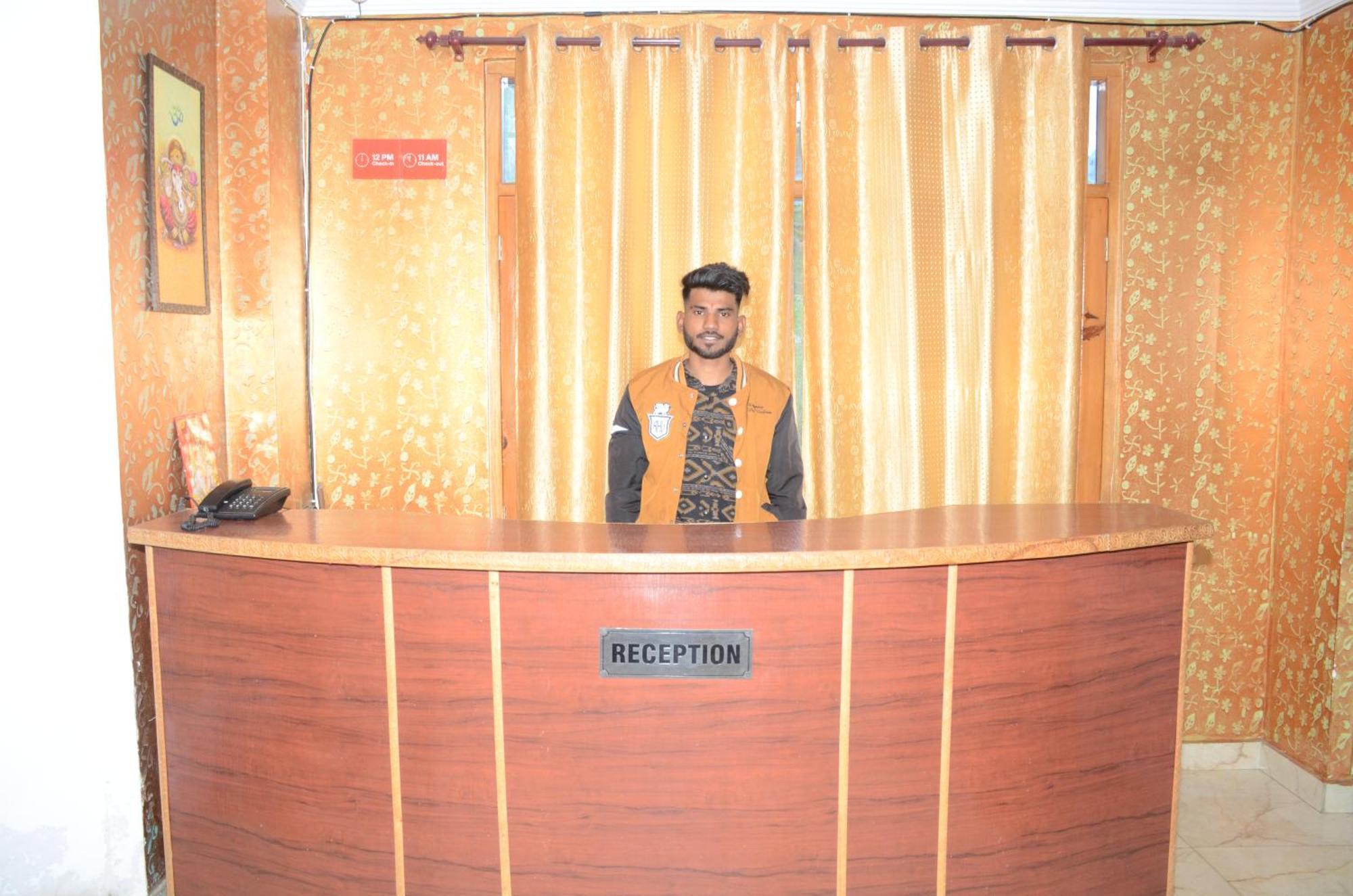Hotel Alpine View Sarahan Bagian luar foto