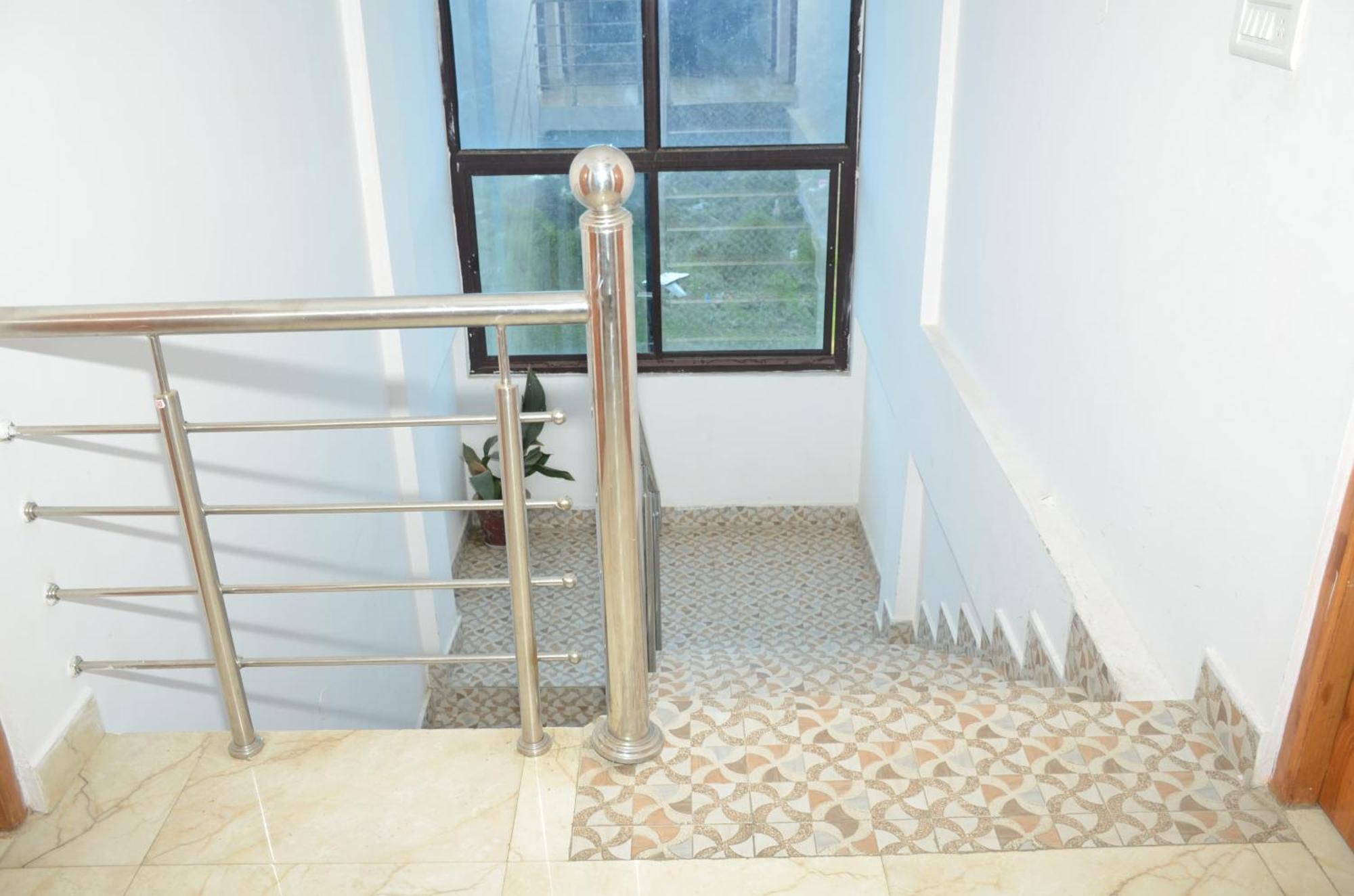 Hotel Alpine View Sarahan Bagian luar foto